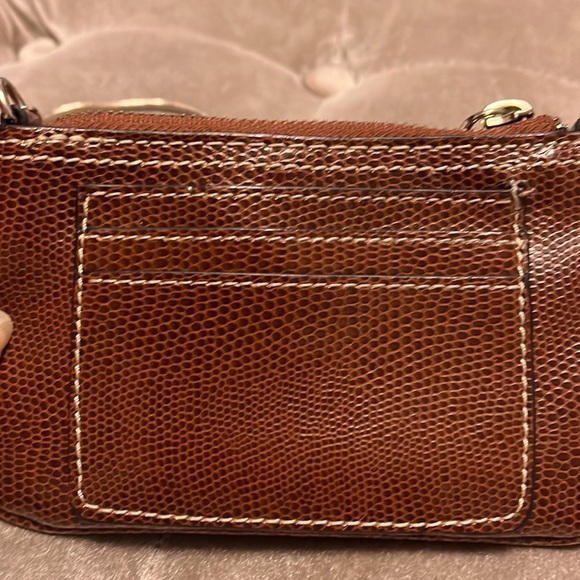 Dana Buchman brown crossbody wallet, removable chain strap, card slots on back - Picture 4 of 10